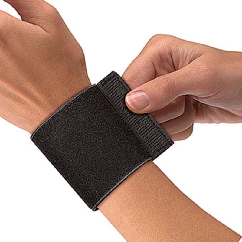 Mueller Elastic wrist support w--loop - one size