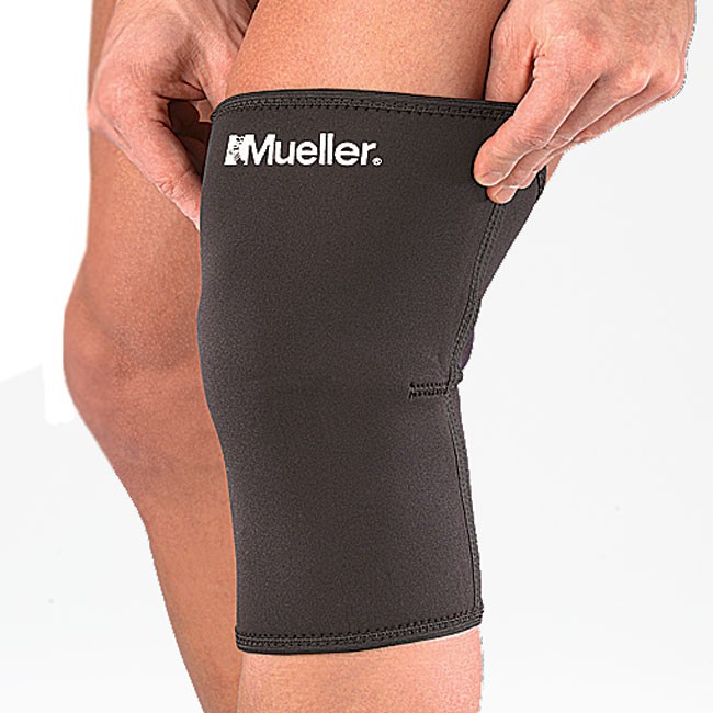 Mueller Closed Patella Knee sleeve - small